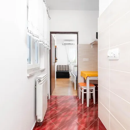 Apartament With Parking Space Liznjan, Medulin - 17974 *