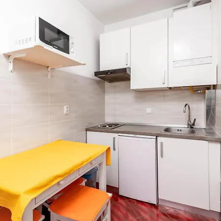 Apartament With Parking Space Liznjan, Medulin - 17974 *